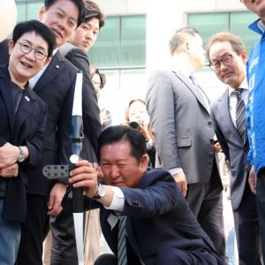 정청래 "경북에서 승리 깃발 꽂아야"…오중기 지원사격