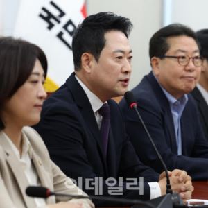 [포토]기자간담회, '답변하는 장동혁 대표'                                                                                                                                                      