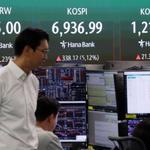 금리 인상론 고개…사상 최고 코스피, 실적 장세 시험대