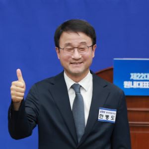 한병도, 민주당 최초 연임 원내대표…"지선 승리 최우선"(상보)