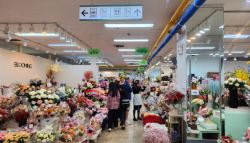 “꽃이 안 팔려 죽을 판”…고물가에 속 타는 5월 대목
