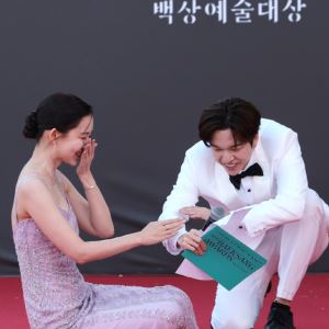 유재필이 보여준 배려의 정석…신현빈 위기 순간 빛난 센스
