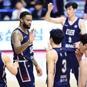 KCC, 종료 직전 재역전극... 6위팀 최초 우승까지 한 걸음
