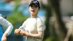 [포토]김재희,첫 홀 반가운 미소