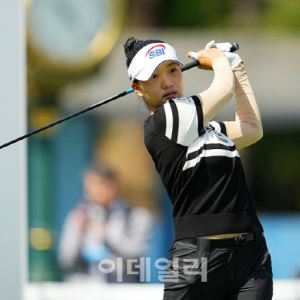 [포토]강민진,부드러운 연습 스윙                                                                                                                                                                         
