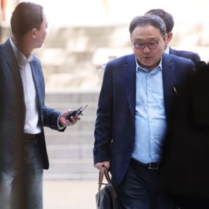 김건희 여사에 고가 시계 제공 로봇개 사업가…특검, 징역형 구형