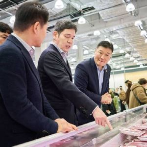현장 누빈 정용진의 '뚝심'…이마트 '체질개선' 숫자로 답했다(종합)