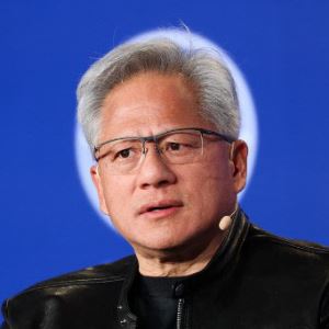 트럼프·젠슨 황 ‘깜짝 밀월’…반도체 대중 수출 빗장 풀리나