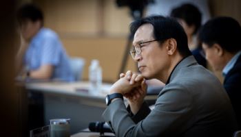 스승의 날, 임태희의 편지 "가장 단단한 울타리 되겠다"
