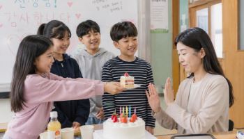 "선생님은 케이크도 못 먹어"...'스승의 날 파티'도 경계해야?