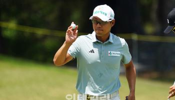 문도엽, 마지막 홀 끝내기 버디로 시즌 첫 승...33야드 환상의 '피치샷'