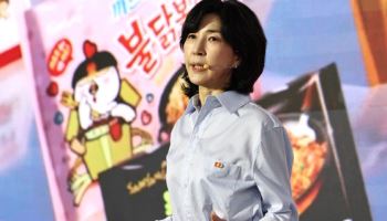 불닭으로 '면비디아' 일군 며느리, 핏줄승계 관행 뚫고 '회장' 오른다