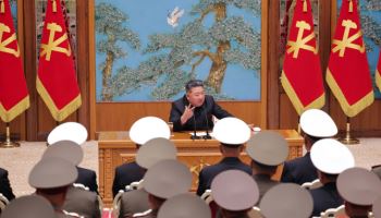 김정은, 전군 사·여단장 불러…"남부국경 최전선 부대 강화"