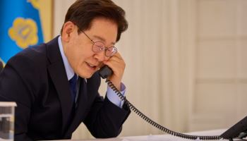 李대통령 "노동권만큼 기업경영권도 존중해야…과유불급"