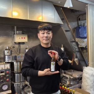 "깨 볶는 온도 1도 차이가 명품 만든다"...40년 전통 방앗간의 고집