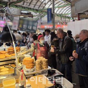 "걸리면 퇴출"…바가지 논란 광장시장, 노점상에 초강수