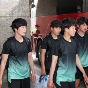 '찬바람 쌩쌩' 북한 여자축구, 오늘 공식 기자회견…어떤 이야기할까