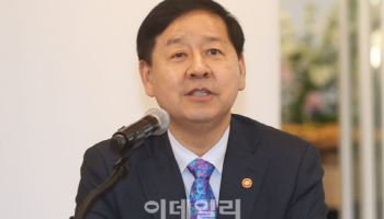 구윤철, 런던서 투자설명회…"한국 투자 골든타임"