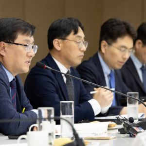 초대형 태양광 발전 단지 10곳 조성…10년 안에 '국산화·단가 반값' 달성