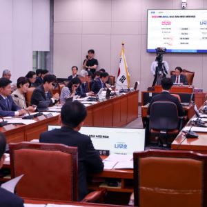정동영 "남북 女축구단 응원경비, 다 공개할 것"