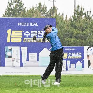 [포토] 타구 바라보는 나은교