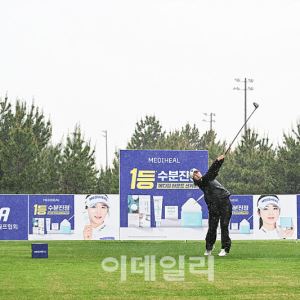 [포토] 오안현, 파워풀한 스윙으로 날린다                                                                                                                                                                 