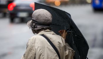 "비바람 몰아쳐" 전국 강한 비…제주 폭우 주의[오늘날씨]