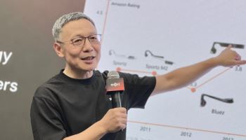 “귀 안 막는 ‘오픈이어 이어폰’ 뜬다…삼성·소니 참전에 샥즈 “경험이 경쟁력”
