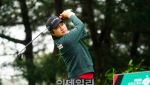 [포토] 왕정훈, 파워샷으로 선두를 달린다