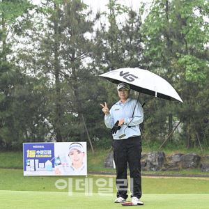 [포토] 한효리, 명랑 골프                                                                                                                                                                                