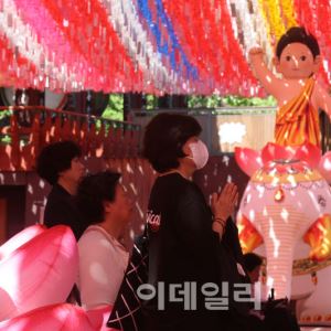 전국 비, 차츰 잦아들어…부처님오신날엔 '반짝 맑음'