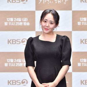 문근영, 연상호 감독 ‘페르소나’ 되나… ‘예토’ 긍정 검토