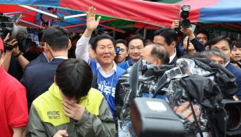 선거운동 첫날 충청 달려간 여야…''캐스팅보터'' 중원표심 쟁탈전