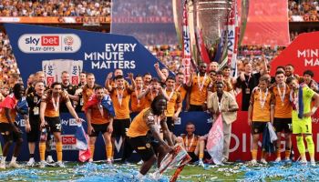 '4000억짜리 승부' 헐시티 웃었다... 9년 만에 EPL 승격