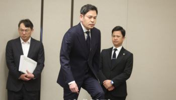 '모든 카드' 다 꺼내든 신세계…정용진 사과 이후 '변화'에 달렸다