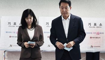 野 "사전투표하자" 지지층은 "본투표"…보수 '또' 최저투표율 찍나