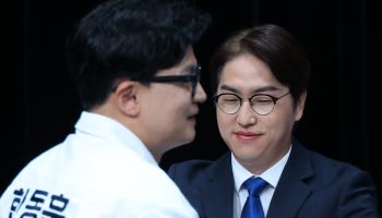 與 "한동훈 선거 불법 행태 심각…하정우는 이재명 정부가 인정한 인재"