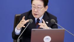 李대통령 "장난? '정부 달러 강제매각' 유포자 반드시 찾아내 엄단"