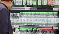 "부어라 마셔라 끝났다"…'술 권하는 한국' 주류 소비 역대 최저