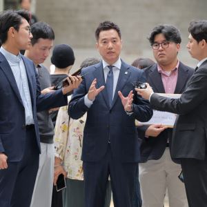'김수현 명예훼손' 혐의 김세의 구속 유지…法, 구속적부심 기각