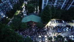 잠실7동 투표소 밤샘 대치…"잠실7동 투표함 이송 강행 않기로"