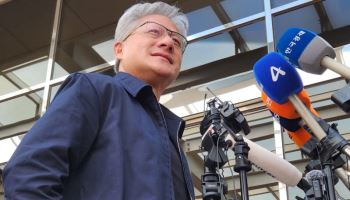 젠슨황 "메모리 3사 HBM4 퀄 통과…베라루빈 본격 양산"