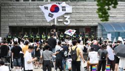 말투가 왜...잠실개표소 시위에 중국인 경찰? 알고보니 '치안 영웅'