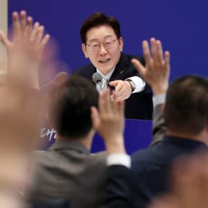 李 “반도체 초과세수, 미래 투자에 활용”…보유세 인상 가능성도 시사