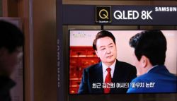 김건희 명품백을 '파우치'로…KBS, 해명보도에도 결국