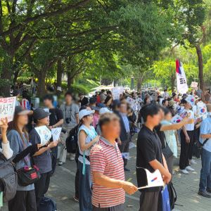 "부정선거·재선거" 구호까지…투표용지 부족 사태 일파만파