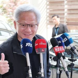 "젠슨 황 한마디에 주가 출렁"…블룸버그 "과도한 낙관론 경계"