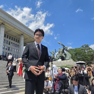 한동훈 "계엄도, 공소취소도 탄핵 사유"…李대통령 저격