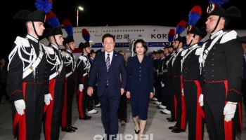 伊일정 시작한 李대통령…"양국 협력↑ 기대"