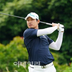 [포토] 박은신, 호쾌한 샷으로 우승에 도전한다